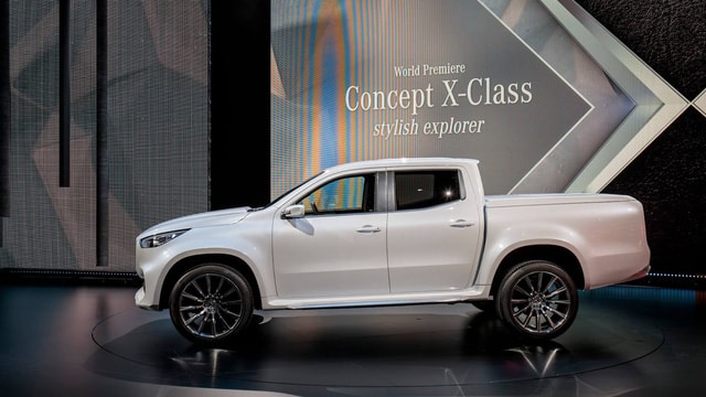 Chưa ra mắt, xe bán tải hạng sang Mercedes-Benz X-Class 2018 đã đắt khách - Ảnh 2.