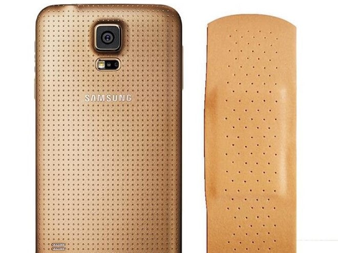 Galaxy S5 thường bị so sánh với băng cá nhân vì vỏ nhựa. Ảnh: Business Insider.