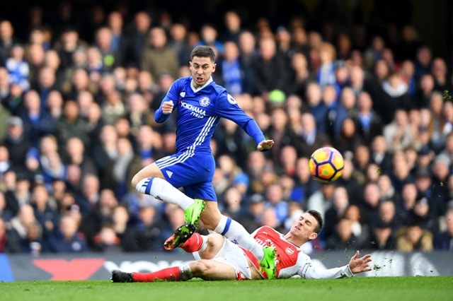 Laurent Koscielny đang hoài nghi khả năng sắp xếp đội hình của HLV Arsene Wenger. Ảnh: AFP