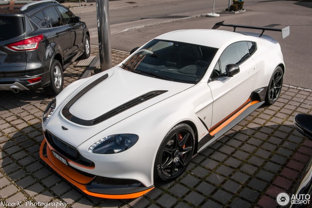 Mãn nhãn với vẻ đẹp của xe thể thao hàng hiếm Aston Martin Vantage GT12 - Ảnh 1.