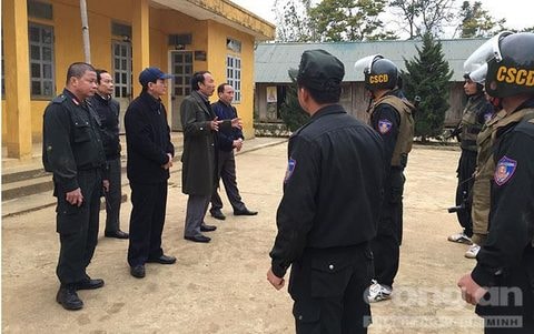 Ban Giám đốc Công an tỉnh Điện Biên trực tiếp xuống hiện trường chỉ đạo điều tra, truy bắt hung thủ. Ảnh: Báo Công an Thành phố Hồ Chí Minh