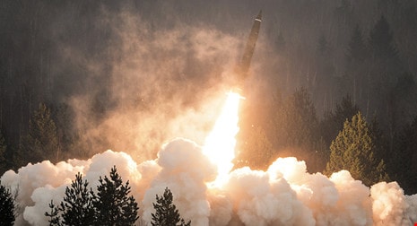 Một vụ phóng tên lửa đạn đạo Tochka-U. Ảnh: Sputnik