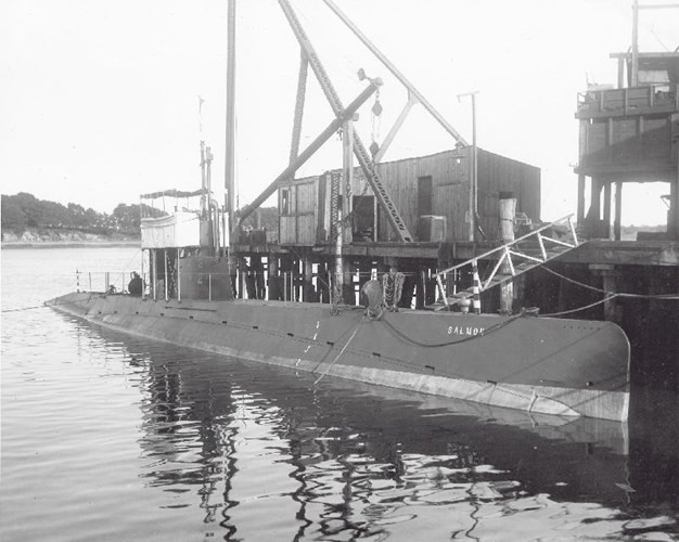 Ngày 14/2/1912: Chiếc tàu ngầm chạy bằng dầu diesel đầu tiên của thế giới được hạ thủy ở Groton, Connecticut, Mỹ. Ảnh: PigBoats.com