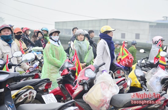 Nguyễn Đình Thục kích động giáo dân bỏ bê công việc, đi khiếu kiện giữa mưa rét.