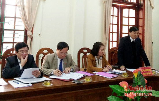  Đồng chí Lê Hồng Vinh - Ủy viên BTV, Chủ nhiệm UBKT Tỉnh ủy phát biểu tại hội nghị.