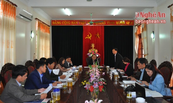 Toàn cảnh buổi làm việc của Ban Biên tập Báo Nghệ An với Thường trực Thị ủy Thái Hòa về công tác tuyên truyền, phối hợp xử lý các vấn đề báo nêu và công tác đặt mua, sử dụng báo