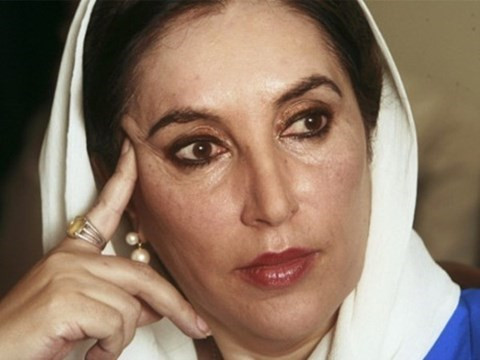 Vụ ám sát cựu Thủ tướng Pakistan Benazir Bhutto ngày 27-12-2007 được coi là một trong những sự kiện chính trị lớn nhất của Pakistan vào thời điểm đó. Bà Bhutto từng sống lưu vong ở nước ngoài và trở về nước 2 tháng trước khi vụ ám sát xảy ra. Lúc đó, bà đang là một trong những ứng cử viên của cuộc bầu cử Pakistan được ấn định vào tháng 1-2008.Vào tối 27-12-2007, bà Bhutto đã có mặt trước đám đông lớn ở Rawalpindi để vận động tranh cử. Ngay sau khi kết thúc bài diễn thuyết, bà Bhutto bị một người đàn ông bắn 3 phát vào ngực và cổ, tên này cũng kích hoạt bom tự sát sau đó.
