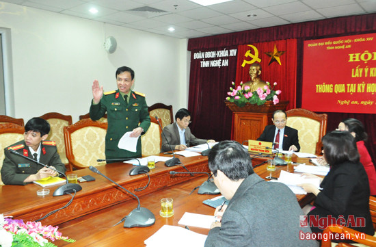 Đại tá Hà Tân Tiến - Phó Tư lệnh Quân khu IV tham gia ý kiến vào dự thảo luật quản lý, sử dụng vũ khí, vật liệu nổ và công cụ hỗ trợ