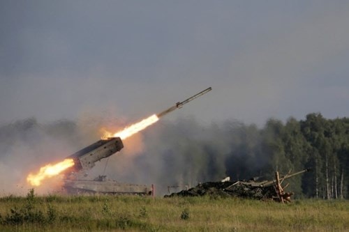 Pháo phản lực nhiệt áp TOS-1A sử dụng đạn rocket mang đầu đạn nhiệt áp và cháy. Vai trò của TOS-1A là tiêu diệt bộ binh, các loại khí tài, công trình, bao gồm cả các công sự kiên cố của địch.