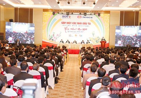 Có trên 600 đại biểu dự Hội nghị gặp mặt các nhà đầu tư tỉnh Nghệ An, Xuân Đinh Dậu 2017. Ảnh Đức Anh