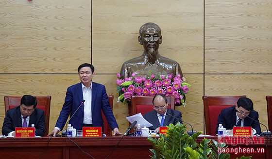 Phó Thủ tướng Vương Đình Huệ phát biểu tại cuộc làm việc. Ảnh: Phan Minh.