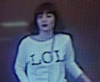 Hình ảnh trích từ camera giám sát về một phụ nữ bị nghi có liên quan tới cái chết của công dân Triều Tiên. (Nguồn: New Straits Times)