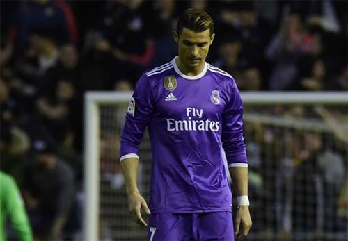 real-thua-valencia-cuoc-dua-liga-lai-rong-mo-cho-barca