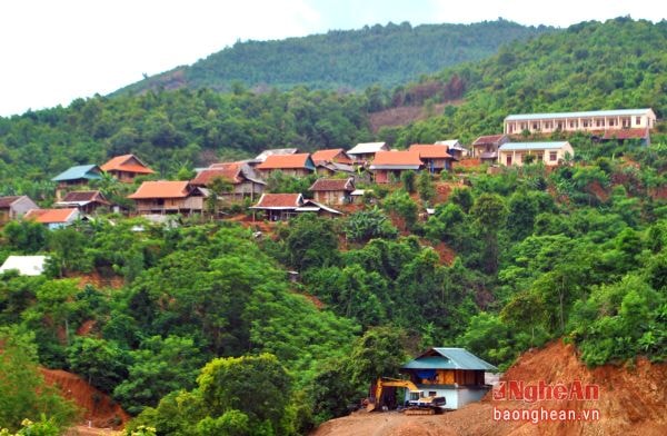 Bản tái định cư Đình Thắng (xã Tam Đình).