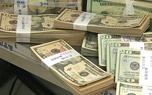 giai ma gia usd tang bat thuong hinh 1