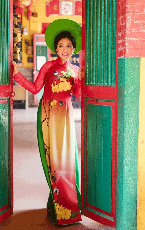 Cát Tường ở tuổi 40 vẫn giàu cảm xúc như một cô gái mới lớn. 
