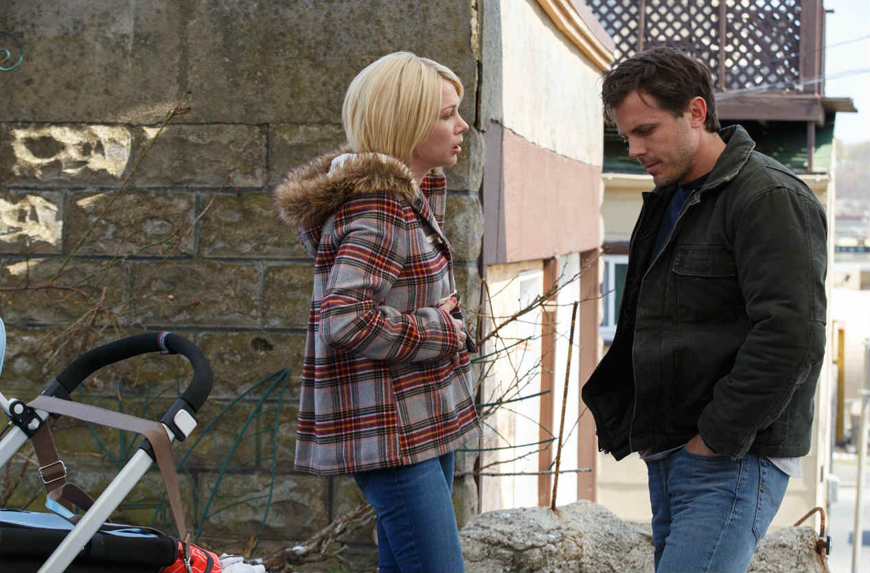 Cảnh trong phim Manchester by the Sea. Ảnh: IndieWire.