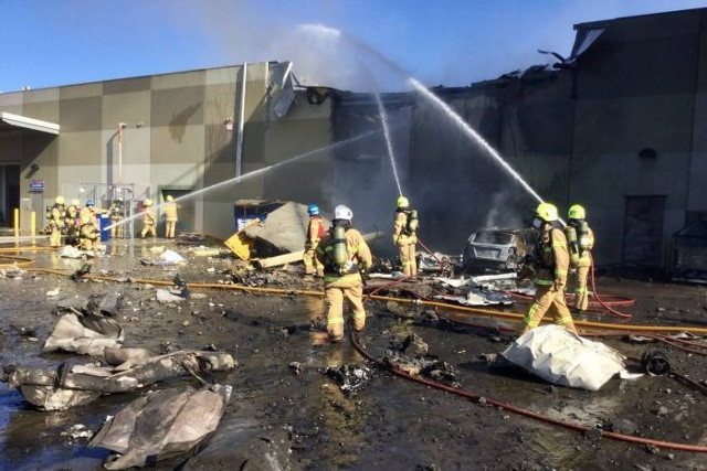 Một góc trung tâm thương mại DFO bị phá hủy.