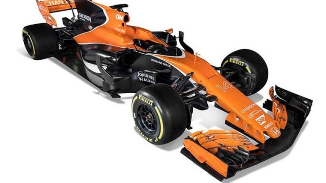 McLaren MCL32. McLaren đã theo đuổi một thiết kế cách mạng về màu sắc trong thời gian khá lâu và MCL32 đã không khiến người hâm mộ đội đua này thất vọng với sự kết hợp giữa ba màu cam, đen và trắng bắt mắt. Sau một chuỗi những mùa giải đáng thất vọng, đội đua từng tám lần vô địch F1 kỳ vọng năm thứ ba hợp tác với nhà cung cấp động cơ Honda sẽ cho trái ngọt. 