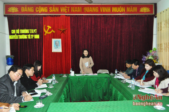 Đoàn khảo sát của Ban Văn hóa - Xã hội HĐND tỉnh làm việc với BGH Trường THPT Nguyễn Trường Tộ