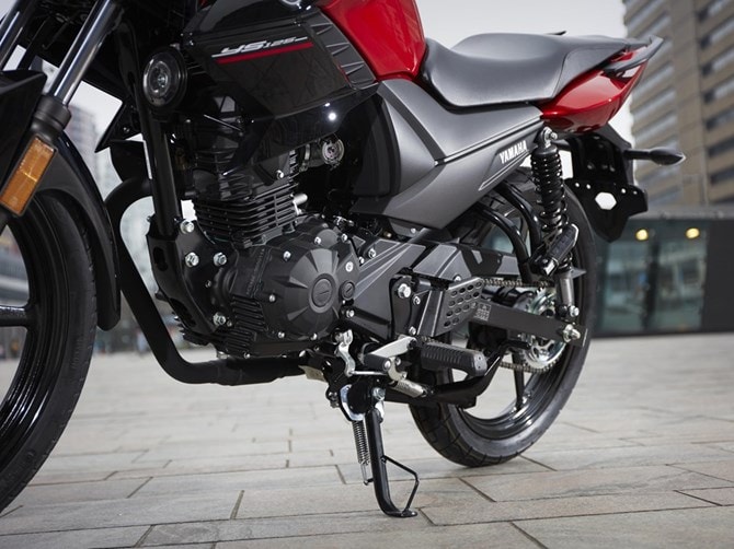 Mặc dù có kích thước không nhỏ nhưng Yamaha YS125 chỉ sử dụng động cơ 125 phân khối.