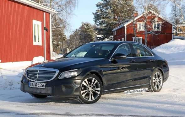 Cản trước được Mercedes-Benz che đậy khá kỹ lưỡng trong quá trình thử nghiệm.