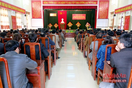 Toàn cảnh hội nghị.