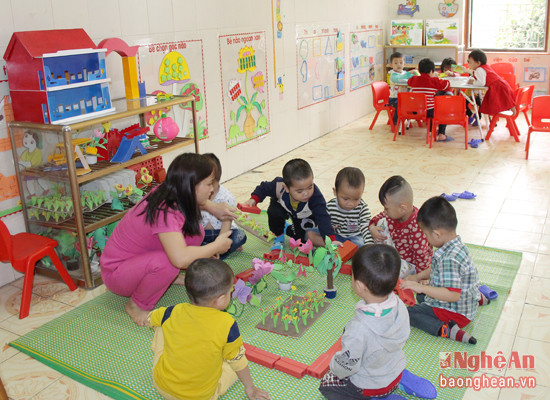 Một giờ học xếp hình cho trẻ 4 tuổi tại Trường mầm non Hoa Thủy Tiên