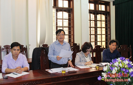 Ông Thái Khắc Tân - Trưởng phòng Giáo dục và Đào tạo thành phố Vinh thừa nhận một số khó khăn, bất cập của các trường ngoài công lập hiện nay. Ảnh Mai Hoa.