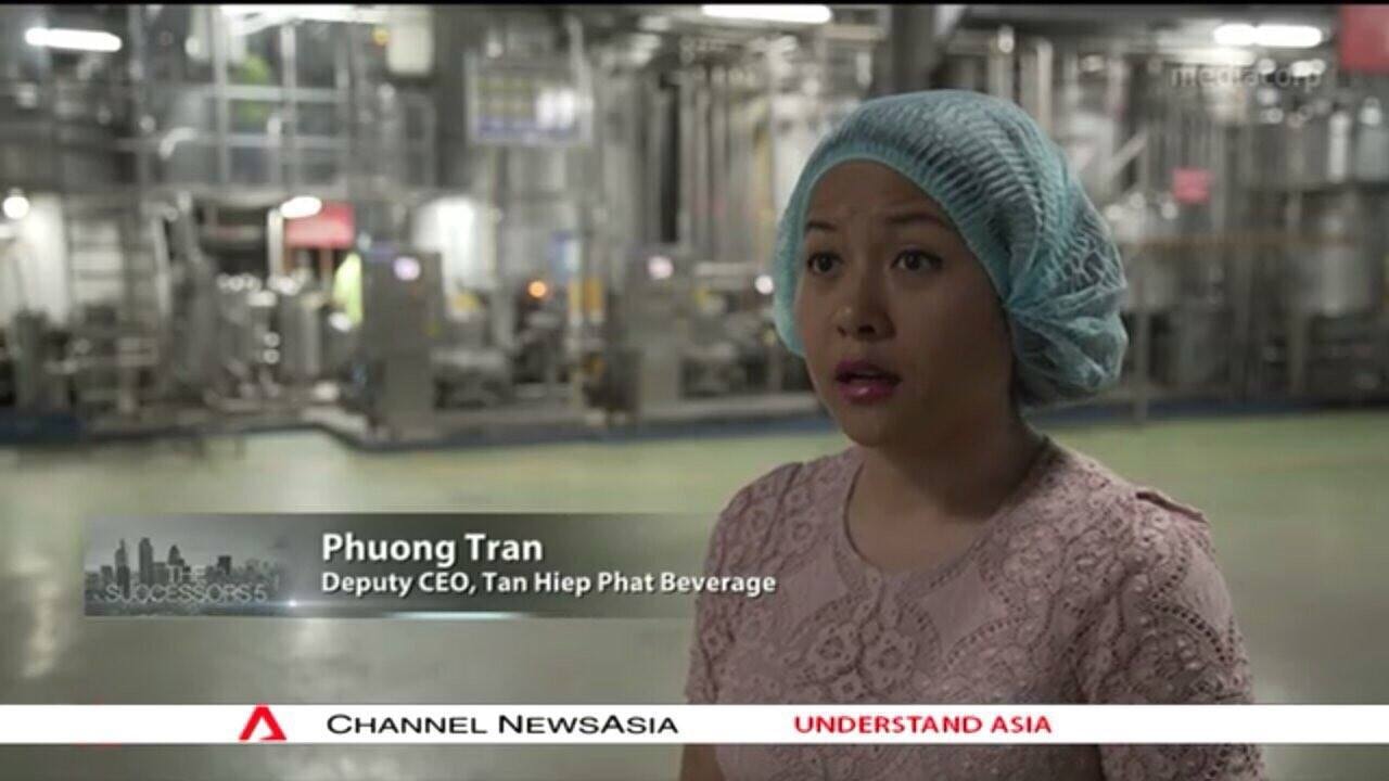 Trần Uyên Phương - nhân vật kế nghiệp trong chương trình của Channel News Asia. Ảnh chụp màn hình.