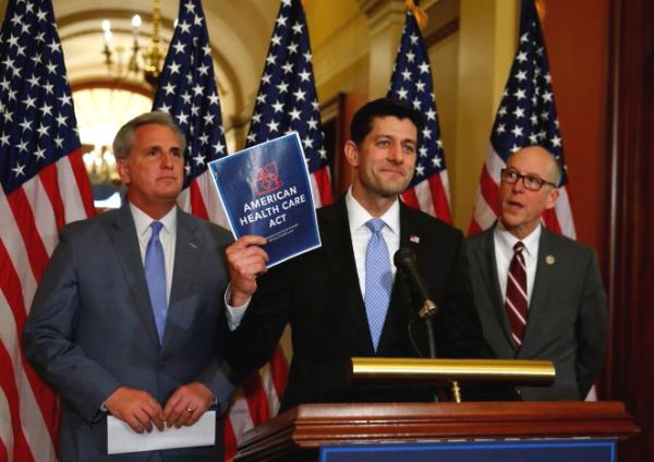 Chủ tịch Hạ viện Paul Ryan công bố ACA nhằm thay thế Obamacare. Ảnh: CNBC.