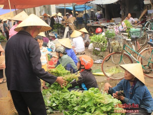 Chợ Cồn (Thanh Chương).Ảnh: P.V