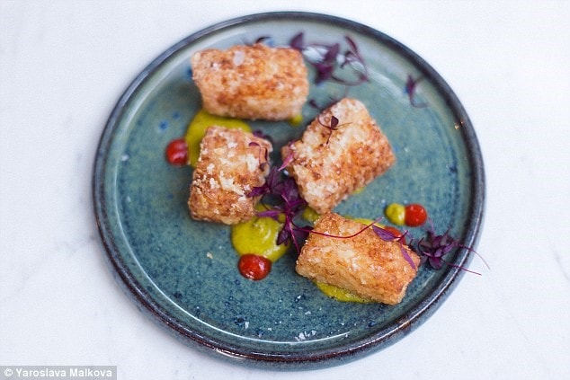 Marshmallow bột sắn ở Chicama (London, Anh): Khác với marshmallow thông thường, loại kẹo này khá dai và giòn, được làm từ bột sắn áp chảo. Kẹo thường được ăn kèm với tương ớt.