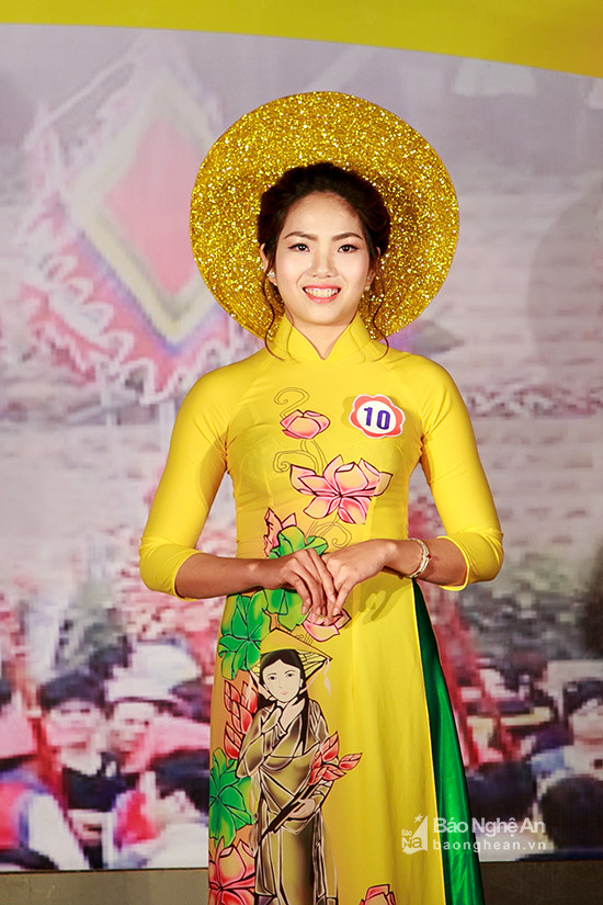 Người đẹp Nguyễn Thị Lộc dành giải Ba