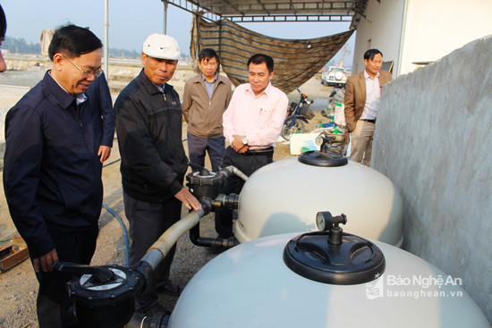 Hệ thống lọc nước phục vụ cho việc nuôi tôm của ông Hoàng Xuân Tin, xóm Mai Giang 1, xã Quỳnh Bảng (Quỳnh Lưu). Ảnh: Hồng Diện