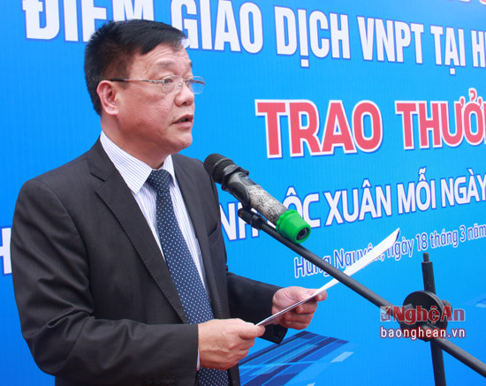 Đồng chí, Nguyễn Văn Nhân, giám đốc trung tâm kinh doanh VNPT-Nghệ An, chi nhánh tổng công ty dịch vụ viễn thông phát biểu tại lễ khai mạc. Ảnh: Văn Trường.