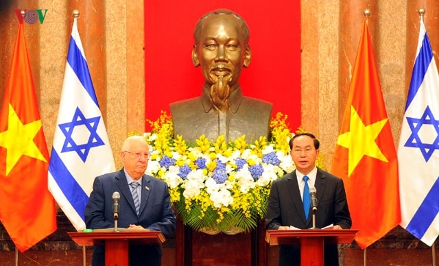 Kết thúc hội đàm, Chủ tịch nước Trần Đại Quang và Tổng thống Israel Reuven Ruvi Rivlin đã chủ trì họp báo, thông báo kết quả hội đàm giữa hai nước.