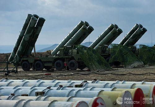 Trung tướng Sevastyanov cho biết, nhiệm vụ trực chiến ở Crimea được tiến hành đồng thời với các hệ thống S-300 và S-400.