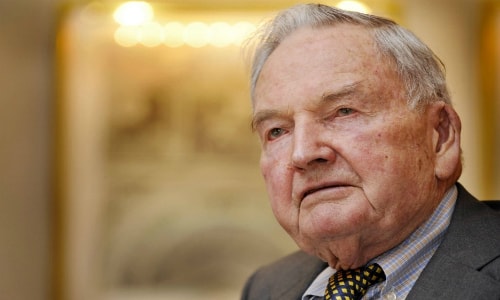 Ở tuổi 90 tuổi, tỷ phú David Rockefeller vẫn đến văn phòng làm việc lúc 10 giờ sáng và ra về lúc 5 giờ chiều.