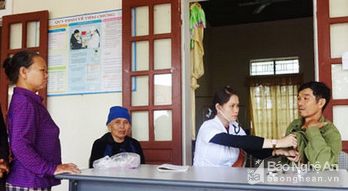 Người dân khám sàng lọc bệnh lao ở trạm y tế xã. Ảnh: Internet.