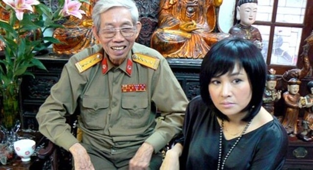Cố nhạc sĩ Thuận Yến và con gái - ca sĩ Thanh Lam. 