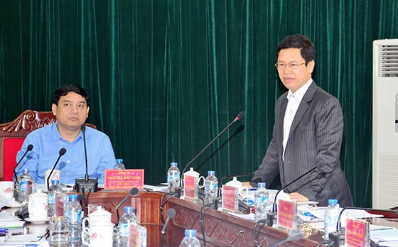 Phó Bí thư Thường trực Tỉnh ủy Nguyễn Xuân Sơn phát biểu tại cuộc làm việc. Ảnh: Thành Duy
