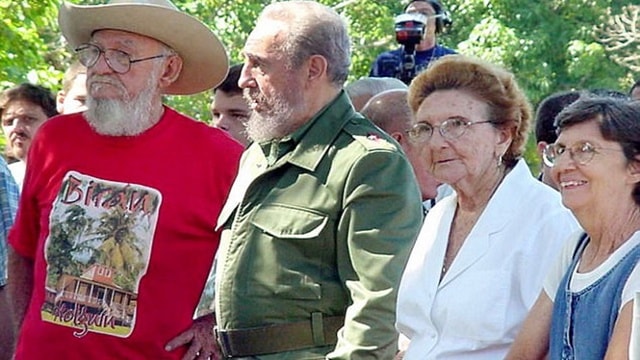 Các anh em nhà Castro (từ trái sang phải) ông Ramon, ông Fidel, bà Angelina và bà Agustina trong một sự kiện ở Havana vào năm 2003.