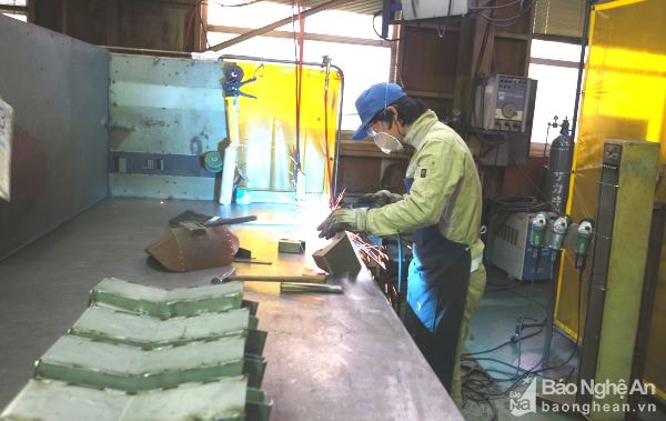Học sinh tốt nghiệp Trường Cao đẳng nghề KTKT Việt Nam- Hàn Quốc được các  doanh nghiệp Nhật Bản tuyển dụng. Ảnh: Thanh Lê