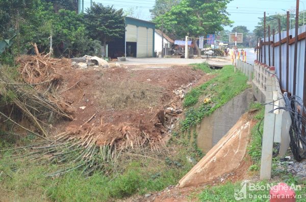 Cầu Làng Mẹ trên Quốc lộ 48.   