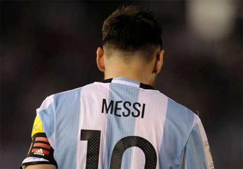messi-toi-noi-vao-khong-khi-chu-khong-nham-trong-tai