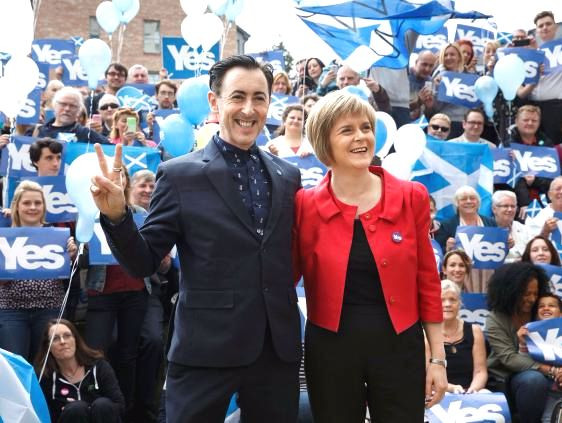 Bà Nicola Sturgeon trong một chiến dịch kêu gọi tách Scotland khỏi Vương quốc Liên hiệp Anh và Bắc Ireland.Ảnh: Independent