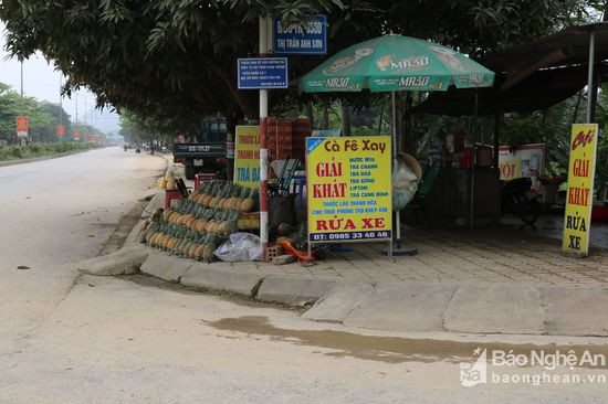 Mở quán nước giải khát. Ảnh: Huyền Mỹ.