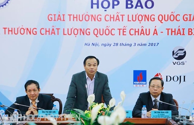Ông Trần Văn Vinh - Tổng cục Trưởng Tổng cục Tiêu chuẩn - Đo lường - Chất lượng phát biểu tại buổi họp báo. 