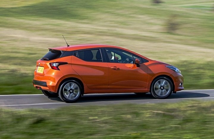 Hiện tại, Nissan Micra 2017 đã bắt đầu được bán ra ở thị trường Anh với giá khởi điểm từ 11.995 Bảng (tương đương 342,2 triệu đồng) và kết thúc ở 18.765 Bảng cho bản cao nhất (tương đương 535 triệu). Sau châu Âu, mẫu xe này sẽ tới Thái Lan và các thị trường châu Á khác.